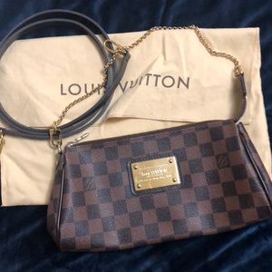 Authentic LV Eva clutch in Damier Print !
